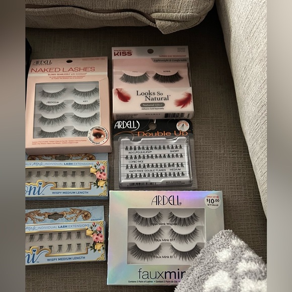 False Eyelashes - 14 packs NEW IN BOX - Picture 3 of 4
